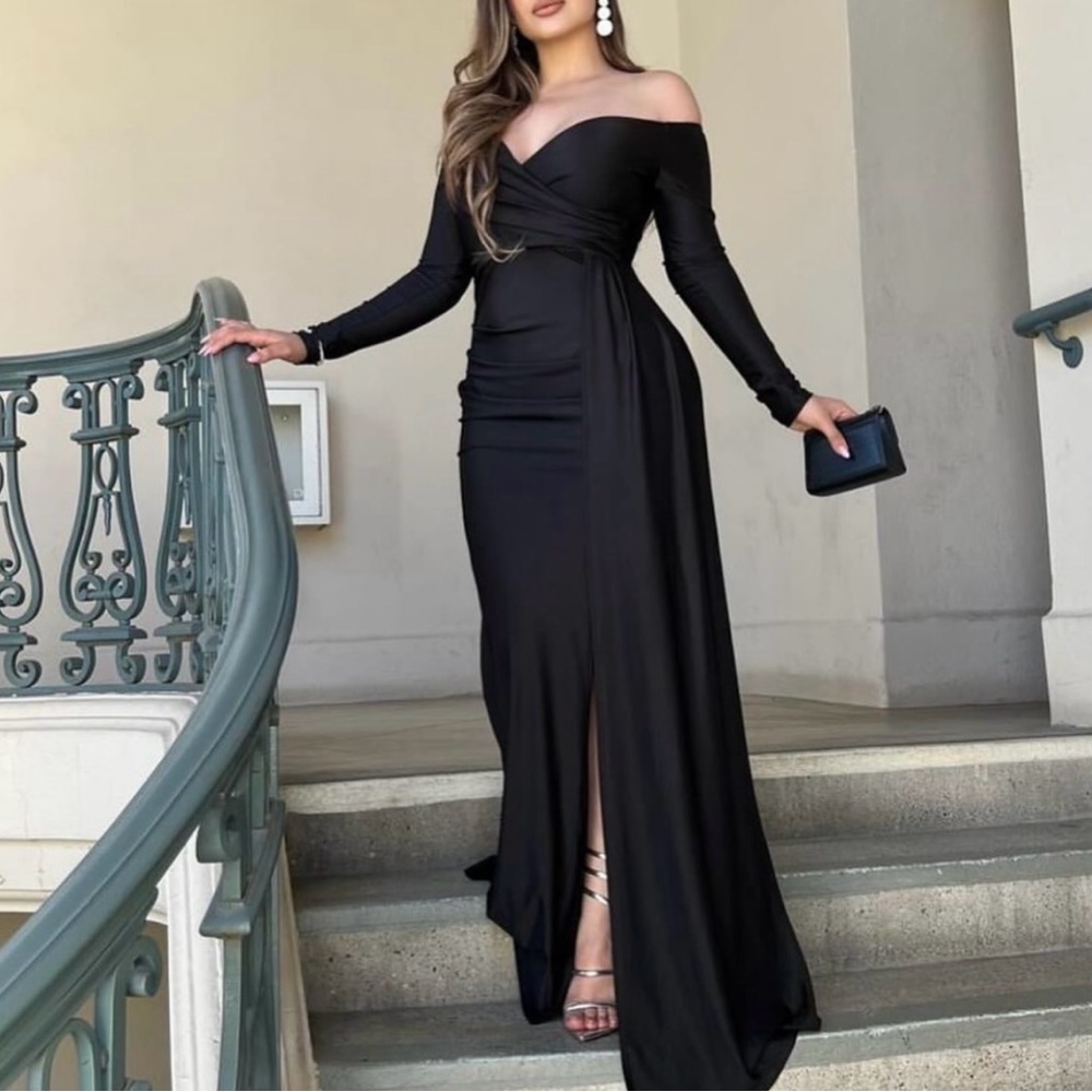 Elegant Black Off-Shoulder Long Sleeve Dress